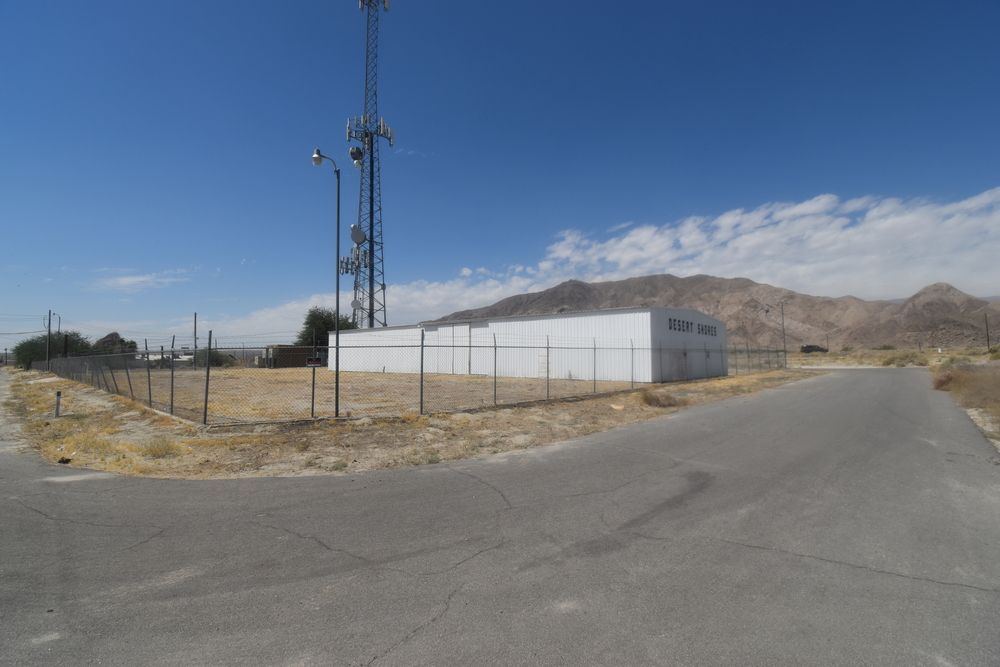 DESERT SHORES COMMERCIAL BUILDING: 3844 Scott Dr, Thermal, CA 92274